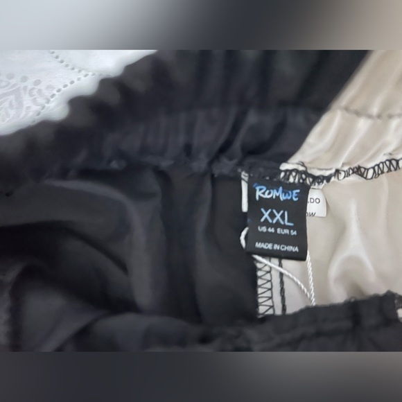 🔥Men’s swimming trunks/shorts brand new🔥 - Picture 2 of 3